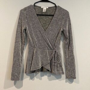 Caution to the Wind Black and White Striped V-Neck Long Sleeve Blouse Size Small